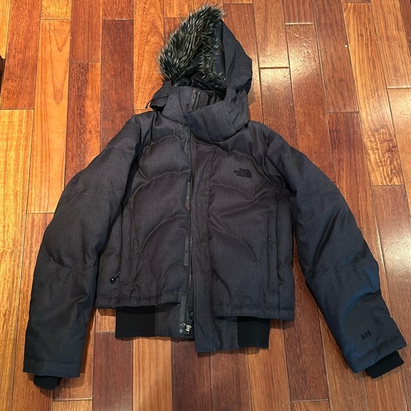 North Face Women's Winter Ski bomber Jacket Size Medium, great